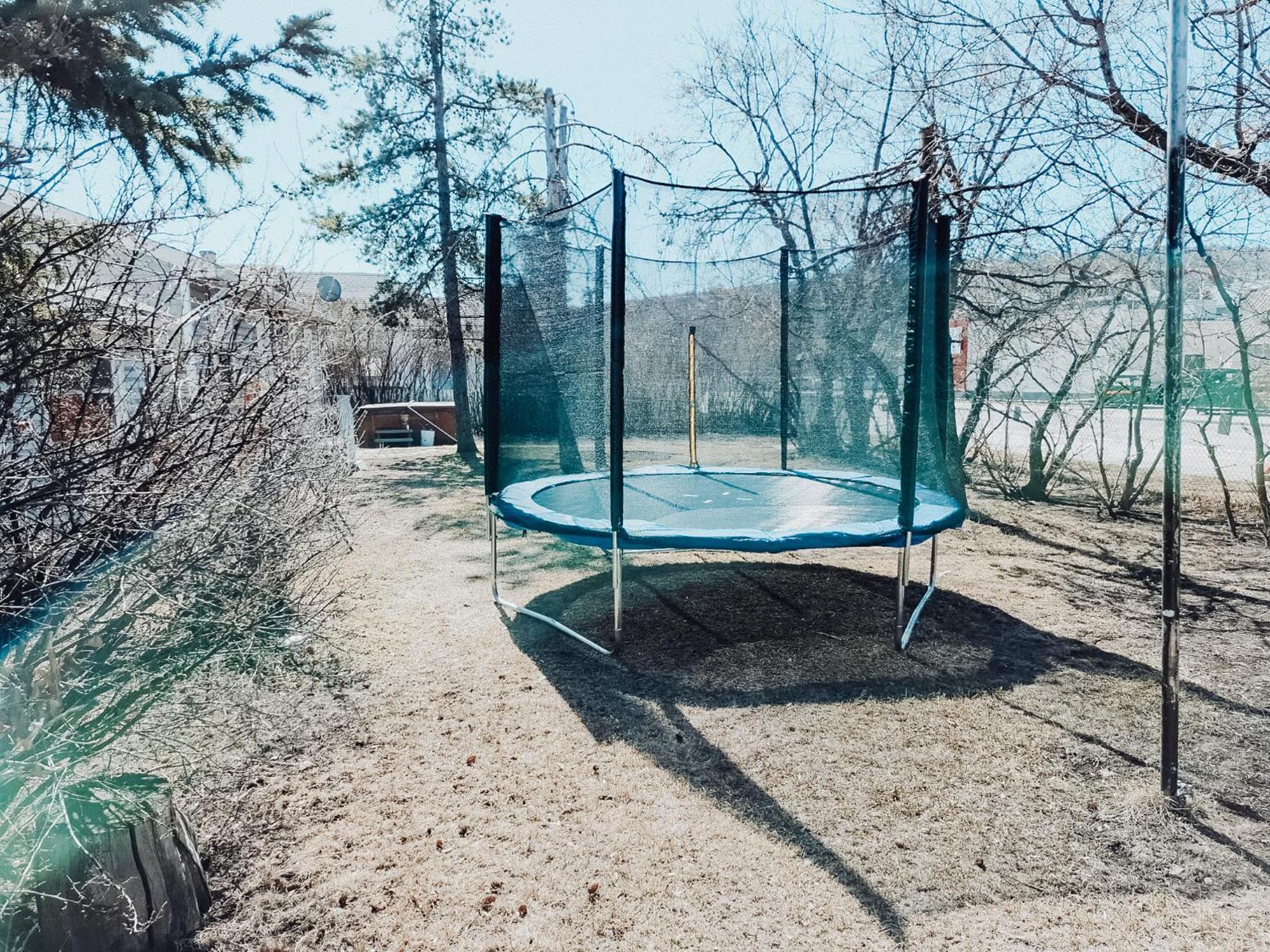 & Play - Family Friendly Holiday home Calgary
